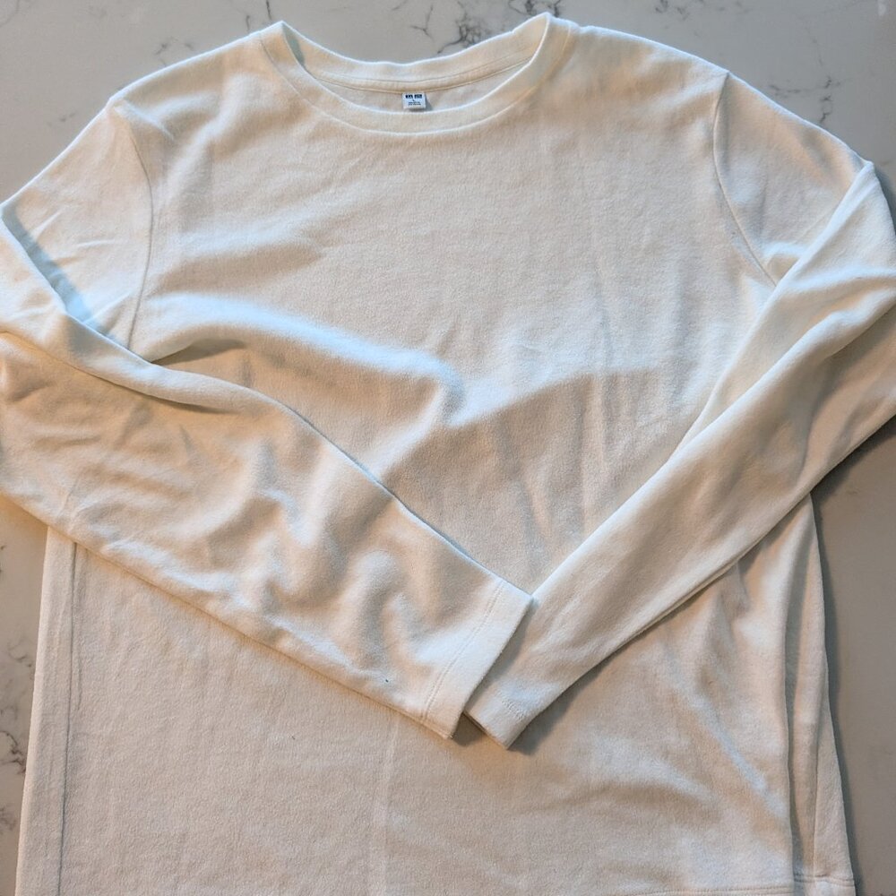Like new Uniqlo heat tech cream colored fleece, size L